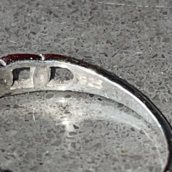 NEW SKY BLUE TOPAZ RING SIZE 8 NIB - Picture 3 of 4